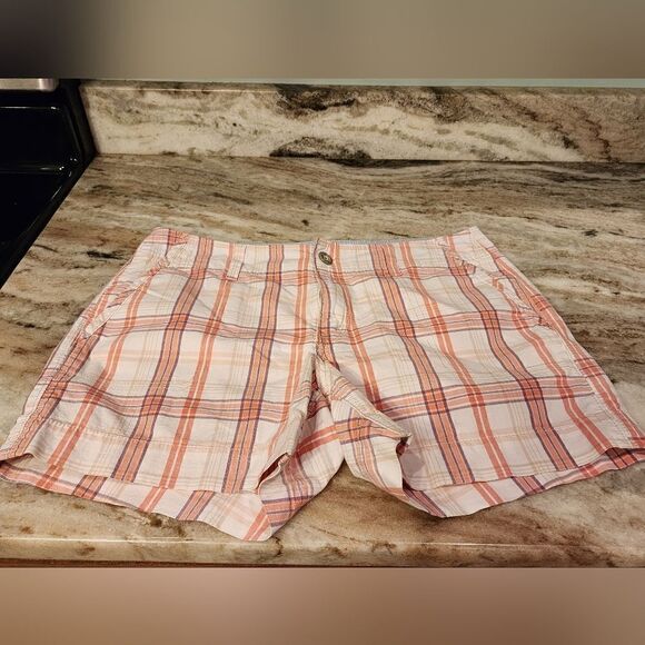 EUC Levi's Plaid Chino Shorts  Sz 6. - Picture 1 of 5